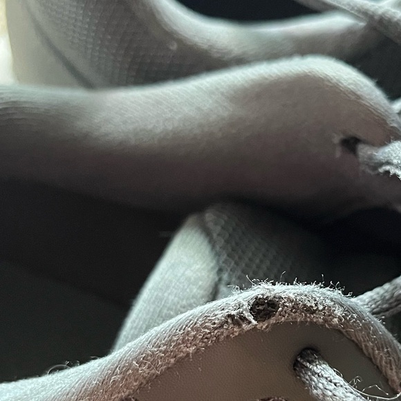 Men’s size 12 Nike - Picture 4 of 7